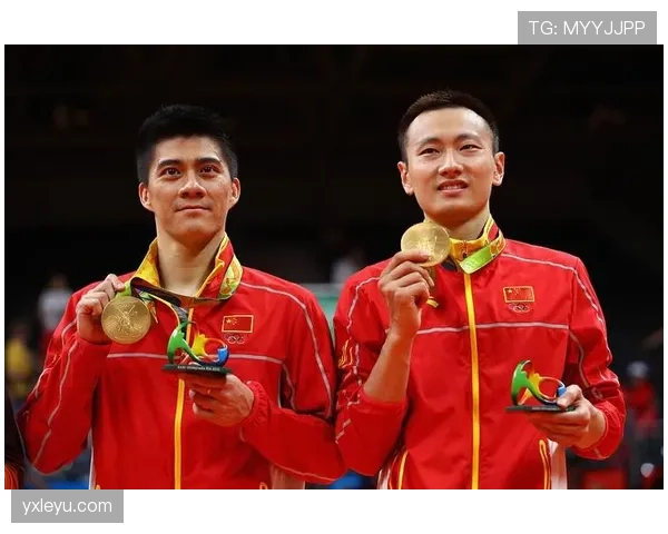 傅海峰退役后这身材管理也太狠了，羽毛球老将私下竟这么自律？