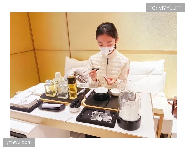 唐佳豪训练完直接去奢侈品店刷卡,柜姐都认得他了 唐佳豪训练完直接去奢侈品店刷卡,柜姐都认得他了