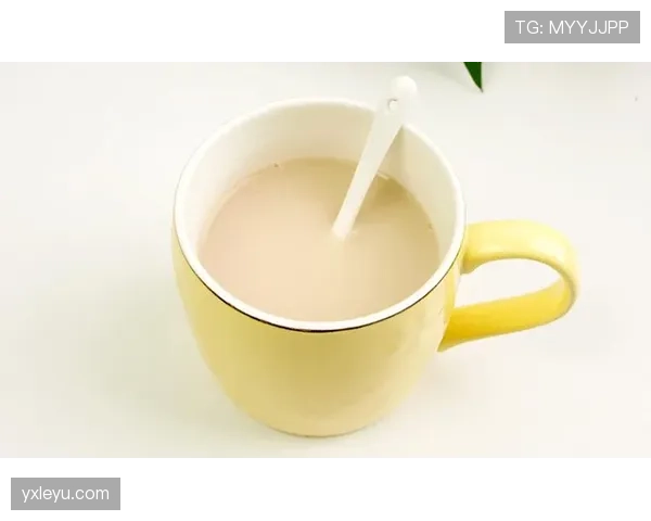 杨力维家冰箱里塞满蛋白粉,连饮料都是自己称重兑的
